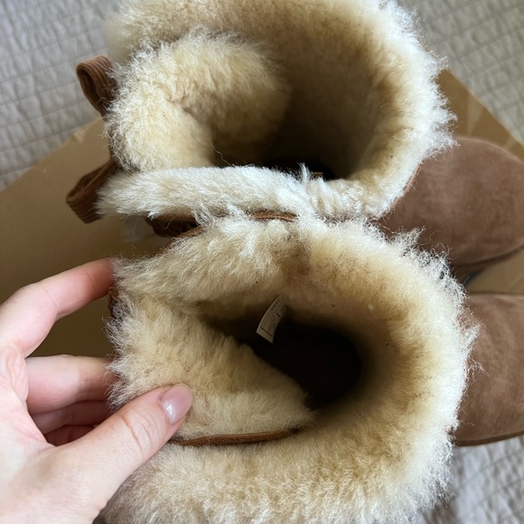 Ugg Bailey bow corduroy boots - Picture 4 of 5